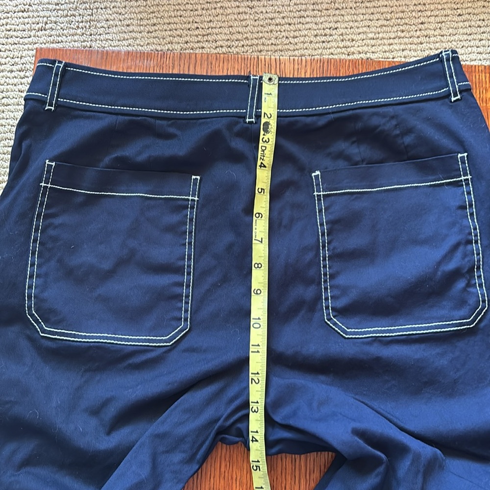 LOFT navy blue wide leg pants.Button front. Accent white stitching.Size 14Mcurvy - Picture 10 of 11
